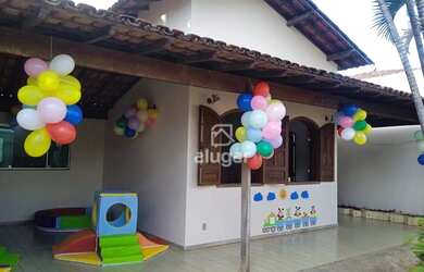 Imagem: A casa possui 5 Dormitórios, 1 Banheiro, 3 Vagas na garagem