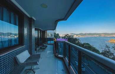 Imagem: O apartamento possui 4 Dormitórios, 3 Banheiros, 3 Vagas na