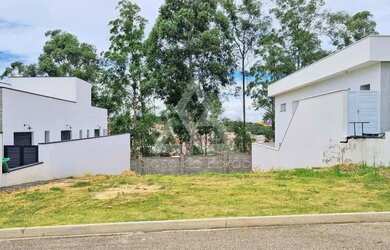 Imagem: O terreno possui 300m² de Área e está localizado em Salto