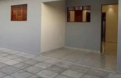 Imagem: A casa possui 3 Dormitórios, 1 Banheiro, 1 Vaga na garagem