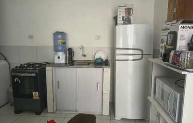 Imagem: A kitnet possui 1 Dormitório, 1 Banheiro, 1 Vaga na garagem