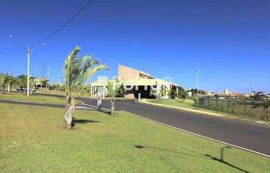 Imagem 2: Casa Térrea Disponível Para Venda e Locação no Damha V - 4 Dormitórios...