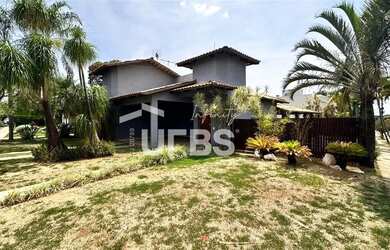 Imagem: A casa em condomínio possui 3 Dormitórios, 4 Banheiros, 2