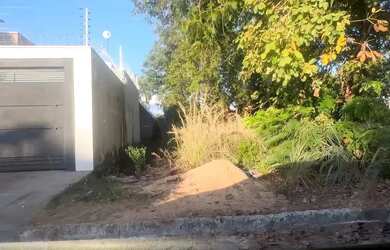 Imagem: O terreno possui 5m² de Área e está localizado em Plano