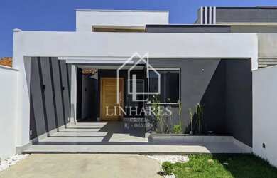 Imagem: A casa possui 2 Dormitórios, 3 Banheiros, 1 Vaga na garagem