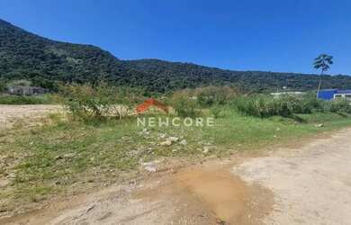 Imagem: O terreno possui 384m² de Área, Churrasqueira e está localizado