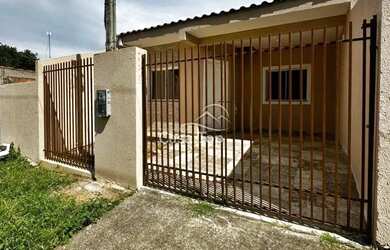 Imagem: A casa possui 2 Dormitórios, 1 Banheiro, 1 Vaga na garagem