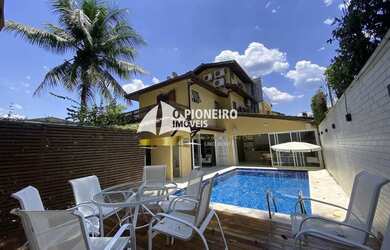 Imagem: A casa em condomínio possui 4 Dormitórios, 4 Banheiros, 3