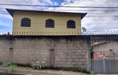 Imagem: A casa possui 3 Dormitórios, 1 Vaga na garagem, 100m² de Área