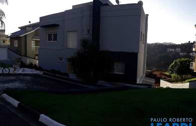 Imagem: A casa em condomínio possui 3 Dormitórios, 5 Banheiros, 5