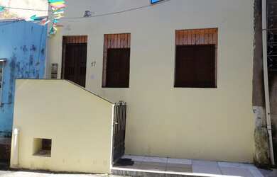 Imagem: A casa possui 2 Dormitórios, 1 Banheiro, 90m² de Área, Varanda