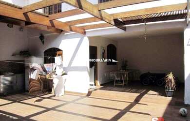 Imagem: A casa possui 5 Dormitórios, 5 Banheiros, 2 Vagas na garagem