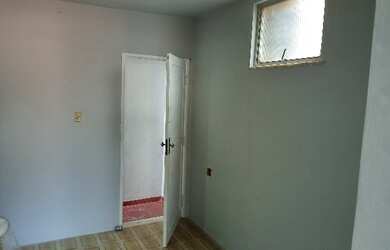 Imagem: A casa possui 2 Dormitórios, 1 Banheiro, 55m² de Área, Varanda