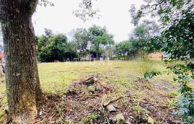 Imagem: O terreno possui 930m² de Área e está localizado em Canela