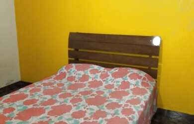 Imagem: A casa possui 5 Dormitórios, 3 Banheiros, 2 Vagas na garagem