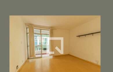 Imagem: O apartamento possui 1 Dormitório, 2 Banheiros, 1 Vaga na garagem