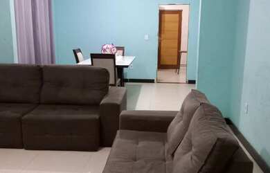 Imagem: A casa possui 3 Dormitórios, 2 Banheiros, 1 Vaga na garagem