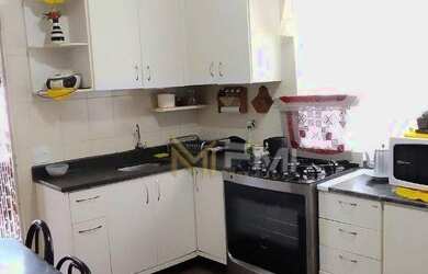 Imagem: A casa possui 3 Dormitórios, 2 Banheiros, 4 Vagas na garagem