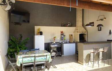 Imagem: A casa em condomínio possui 2 Dormitórios, 1 Banheiro, 62m²