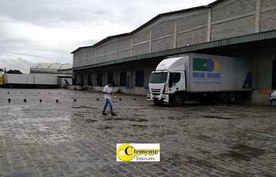 Imagem: O depósito possui 5 Vagas na garagem, 1.000m² de Área e