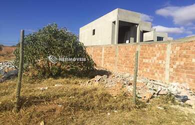 Imagem: O terreno possui 1.000m² de Área e está localizado em Trevo