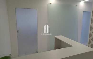 Imagem: O depósito possui 1 Vaga na garagem, 46m² de Área e está