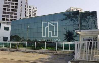 Imagem: O depósito possui 5 Vagas na garagem e 2647m² de Área e está