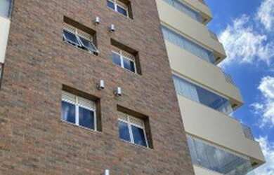 Imagem: O apartamento possui 2 Dormitórios, 2 Banheiros, 2 Vagas na