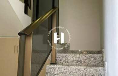 Imagem: A casa em condomínio possui 3 Dormitórios, 3 Banheiros, 3