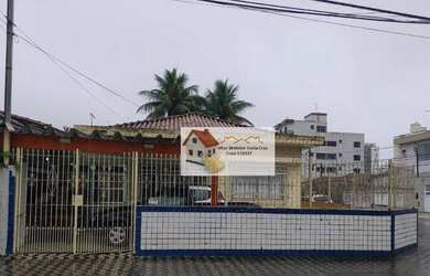 Imagem: A casa possui 2 Dormitórios, 1 Banheiro, 3 Vagas na garagem