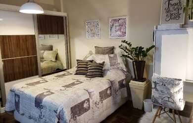 Imagem: O apartamento possui 1 Dormitório, 1 Banheiro, 1 Vaga na garagem