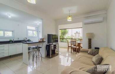 Imagem: O apartamento possui 1 Dormitório, 1 Banheiro, 1 Vaga na garagem