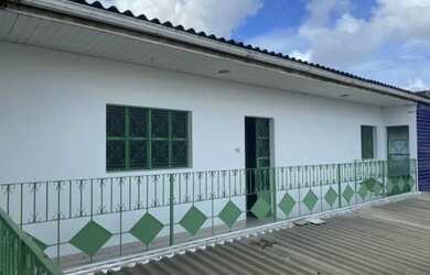 Imagem: A casa possui 2 Dormitórios, 1 Banheiro, 1 Vaga na garagem