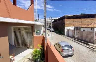 Imagem: A casa possui 2 Dormitórios e 1 Banheiro e está localizado