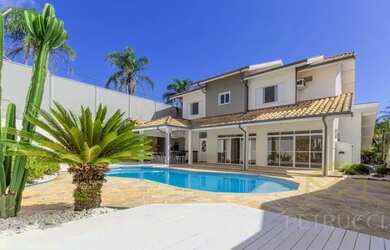 Imagem: A casa em condomínio possui 3 Dormitórios, 5 Banheiros, 4