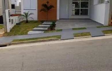 Imagem: A casa em condomínio possui 3 Dormitórios, 2 Banheiros, 2