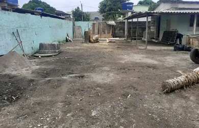 Imagem: A casa possui 2 Dormitórios, 1 Banheiro, 2 Vagas na garagem