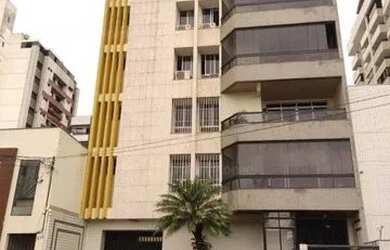 Imagem: O apartamento possui 4 Dormitórios, 2 Banheiros, 2 Vagas na