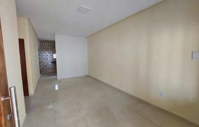 Imagem: A casa possui 3 Dormitórios, 3 Banheiros, 500m² de Área e