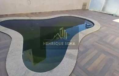 Imagem: A casa possui 3 Dormitórios, 2 Banheiros, 3 Vagas na garagem