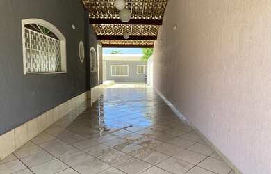 Imagem: A casa em condomínio possui 4 Dormitórios, 4 Banheiros, 5