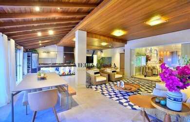 Imagem: A casa possui 5 Dormitórios, 5 Banheiros, 5 Vagas na garagem