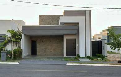 Imagem: A casa em condomínio possui 3 Dormitórios, 3 Banheiros, 2