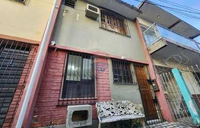 Imagem: A casa possui 3 Dormitórios, 2 Banheiros, 145m² de Área e