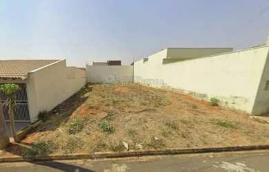 Imagem: O terreno possui 220m² de Área e está localizado em Bady