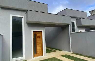 Imagem: A casa possui 2 Dormitórios, 1 Banheiro, 2 Vagas na garagem