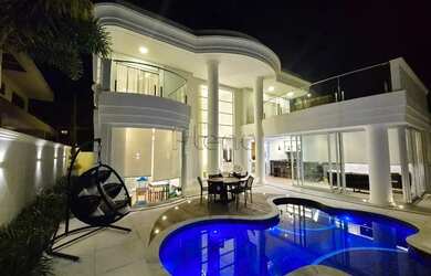 Imagem: A casa em condomínio possui 4 Dormitórios, 5 Banheiros, 4