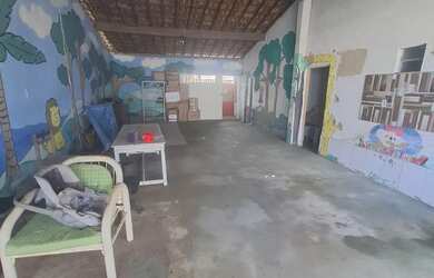 Imagem: A casa possui 2 Dormitórios, 3 Banheiros, 2 Vagas na garagem