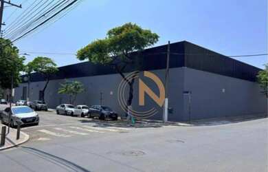 Imagem: O depósito possui 3 Vagas na garagem, 3.300m² de Área e