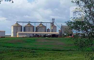 Imagem: A fazenda possui 112210000m² de Área e está localizado em